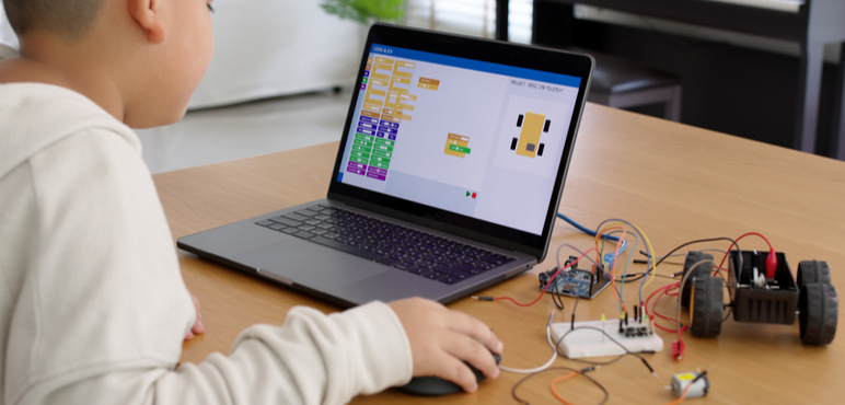 Zekâ Geliştirici Oyuncaklara Önem Verin